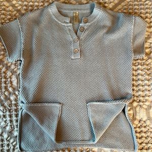 Grey short sleeve sweater
